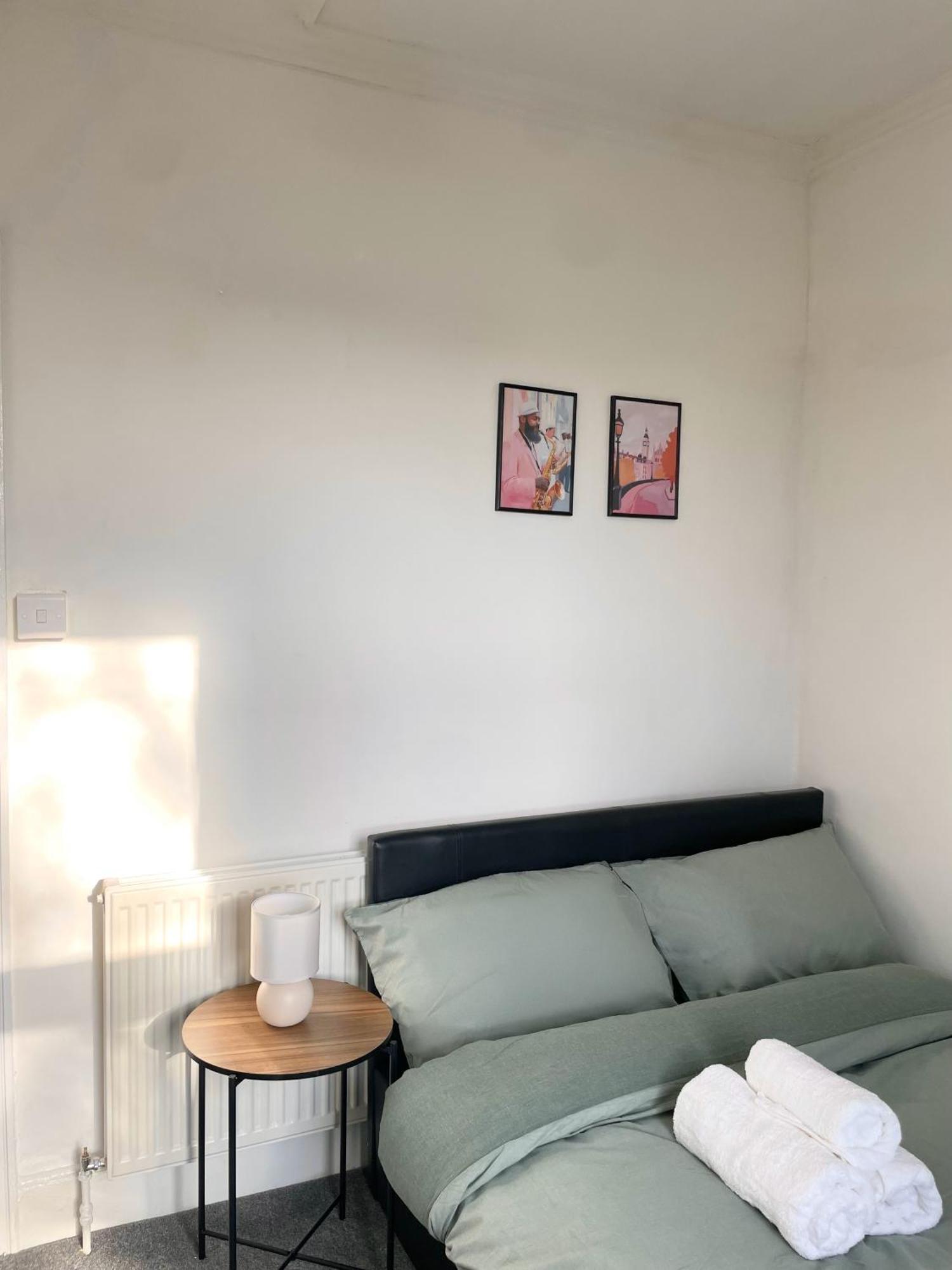 Cosy Double Rooms A Stones Throw From Wembley Stadium Лондон Экстерьер фото