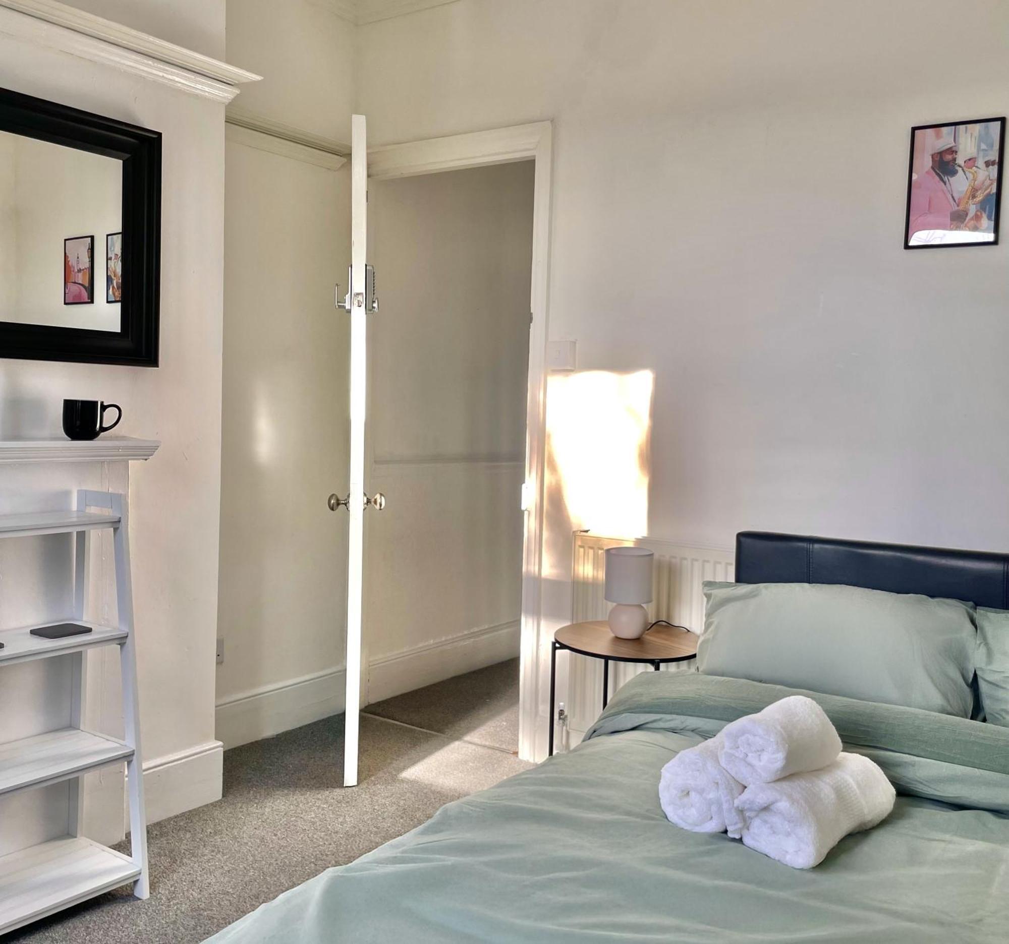 Cosy Double Rooms A Stones Throw From Wembley Stadium Лондон Номер фото