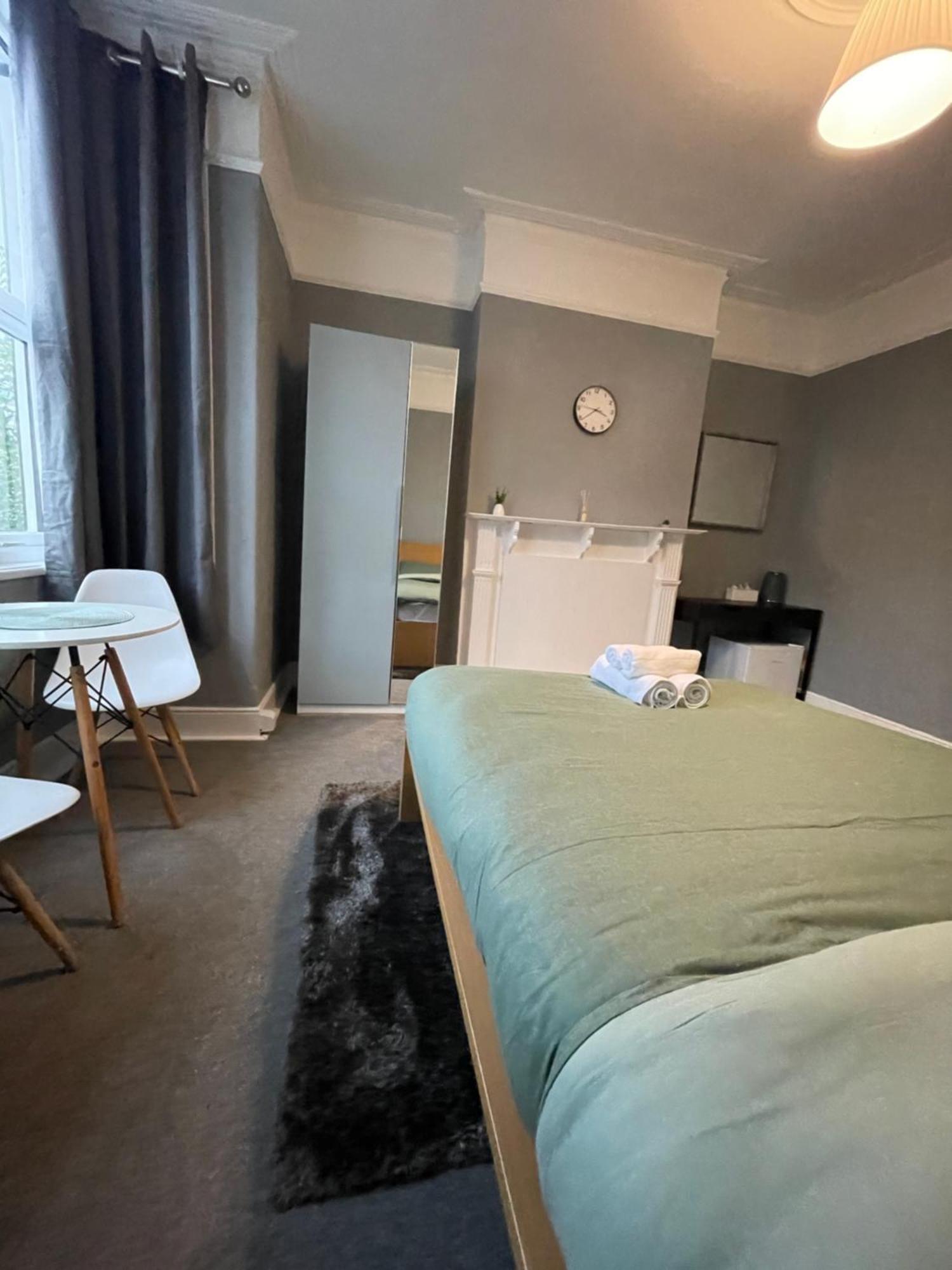 Cosy Double Rooms A Stones Throw From Wembley Stadium Лондон Экстерьер фото