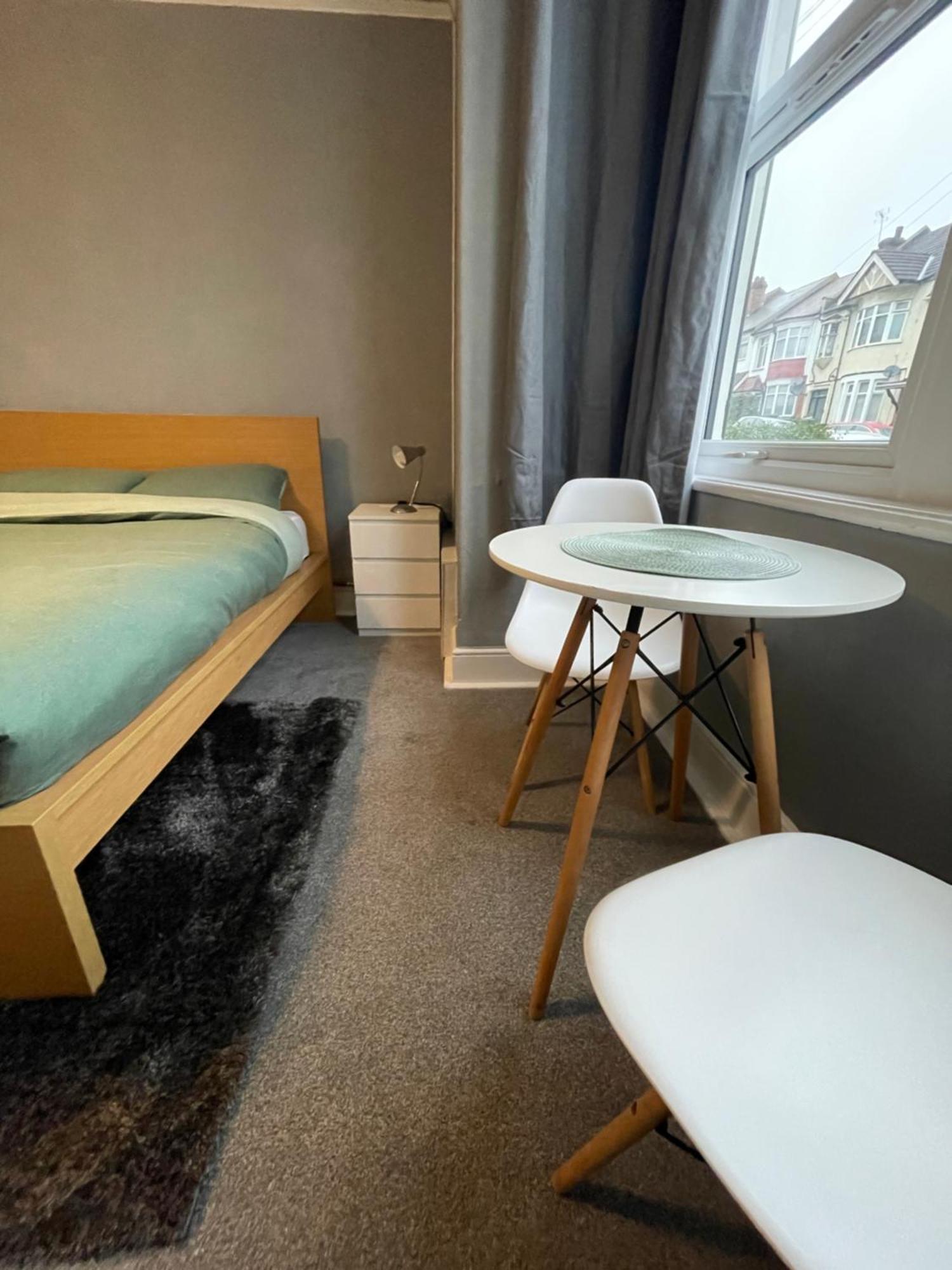 Cosy Double Rooms A Stones Throw From Wembley Stadium Лондон Экстерьер фото